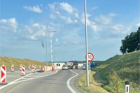 Imagen de la petición: 10-er Tafel - Grenzübergangsstelle Rattersdorf-Köszeg | Kőszeg-Rattersdorf határátkelő 10km/h tábla