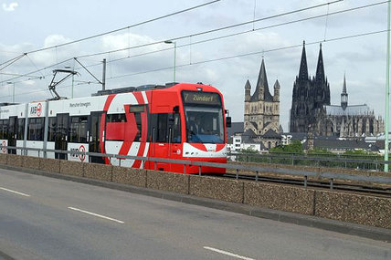 Foto van de petitie:24h 7-Tage/Woche Bahn und Busverkehr in Koeln