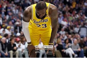 Image of the petition: 40-year-old LeBron couldn't decide when asked if he would retire