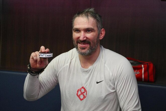 Imaginea petiției Alex Scores his 900th NHL Goal