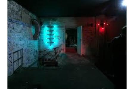Foto e peticionit:Berliner Darkrooms müssen wieder geöffnet werden