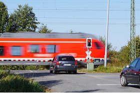 Bild der Petition: Beseitigung der Bahnschranke in Nied/Oeserstr.