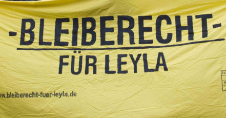 Kép a petícióról:Bleiberecht für Leyla! Aufhebung des Ausweisungsbeschlusses gegen Sultan Karayigit