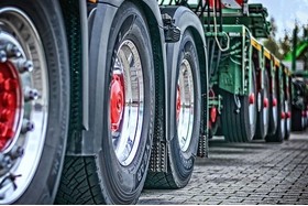 Bild der Petition: Bus und LKW und PKW+Anhänger angleichen