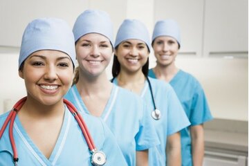 Image de la pétition Call for lower income taxes for nurses in nursing homes
