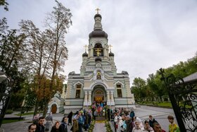 Foto e peticionit:Contro la persecuzione della Chiesa Ortodossa in Ucraina