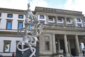 Foto della petizione:Das Kunstwerk „S21 - Das Denkmal“ von Peter Lenk soll in Stuttgart bleiben!