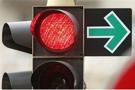 Bild der Petition: Das Rechtsabbiegen an roten Ampeln per Gesetz erlauben