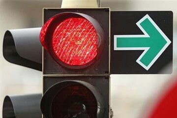Bild der Petition Das Rechtsabbiegen an roten Ampeln per Gesetz erlauben