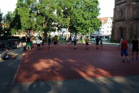 Φωτογραφία της αναφοράς:Der Basketballplatz an der Johanneskirche braucht eure Hilfe