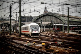Foto da petição:Deutsche Bahn Pendlerkarte (DBPendlercard) jetzt! Keine Papier-Jahreskarte mehr!