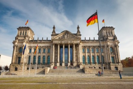 Bild der Petition: Deutsche Selbstbestimmung! Einführung von Volksentscheiden auf Bundesebene