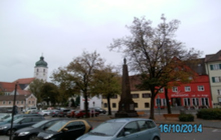 Photo de la pétition :Die Bäume am Marktplatz in Ebersberg sollen erhalten bleiben!