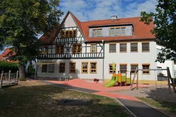 Bild der Petition Diskriminierung in der Kirche? - Eine Erzieherin aus Fambach soll gehen.