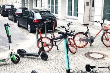 Bild der Petition E-Scooter und Leihräder gehören nicht auf Bürgersteige!