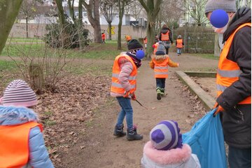 Bild der Petition Ein Mülleimer vor dem FRÖBEL Kindergarten und Familienzentrum Wibbelstätz