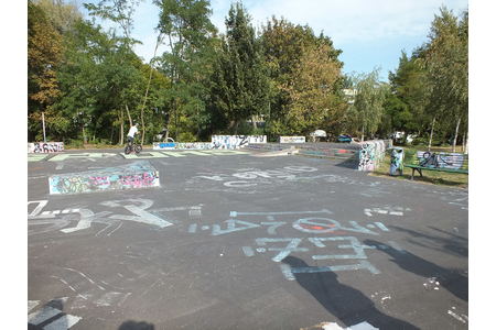 Photo de la pétition :Ein neuer Skateplatz für Potsdam: E-Park zu moderner Skateanlage umbauen