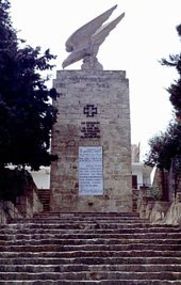 Kép a petícióról:Erhaltung das Fallschirmjägerdenkmals auf Kreta!