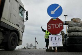 Picture of the petition:EU close border for Russia and Belarus T.I.R.  and freight trains