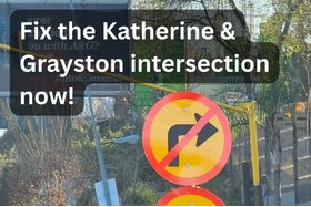 Lūgumraksta attēls: Fix the Katherine & Grayston intersection now: restore protected turn signals and right-turn lane