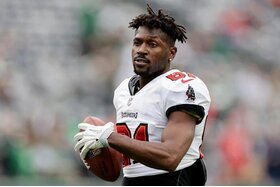 Imagen de la petición: Former NFL player Antonio Brown