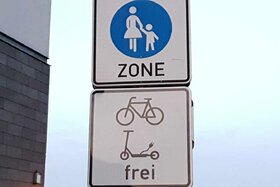 Foto della petizione:Freigabe von E-Scootern auf Gehwegen, die mit dem Verkehrszeichen"Fahrräder frei"gekennzeichnet sind