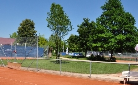 Φωτογραφία της αναφοράς:Für den Erhalt der Tennisplätze des GTK Neu-Ulm