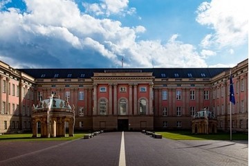 Bild der Petition Für eine unabhängige Politik: Keine Aufträge an Kommunalpolitiker!