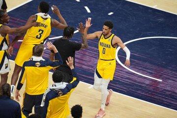 Imagen de la petición Game 3: Pacers Rally in the 4th