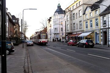Imazh i peticionit Ganztägig Tempo 30 auf der Benrather Schlossallee – für Lärmschutz und sichere Schulwege