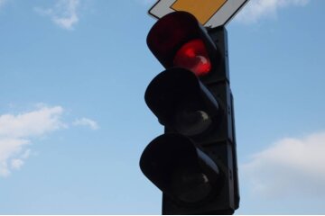 Bild der Petition Gegen eine zusätzliche Ampel und Abschaffung der zwei bestehenden Ampeln auf der B1!