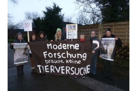 Foto e peticionit:Gegen LPT und Tierversuche!