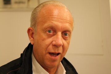 Image of the petition Bring back Hary Raithofer, or Ö3 Wecker is over!