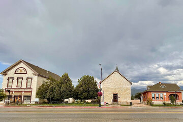 Imagem da petição Help Granary Arts Purchase and Preserve Historic Buildings on Main Street in Ephraim!