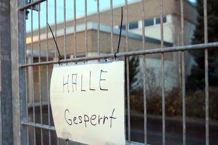 Bild der Petition: In Berlin Reinickendorf, Wedding u.s.w werden immer mehr Hallen von Flüchtlingen belegt, so das ein