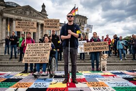 Bild der Petition: Inclusion must not depend on place of residence – Equal blind allowance, fair assistance for the vis
