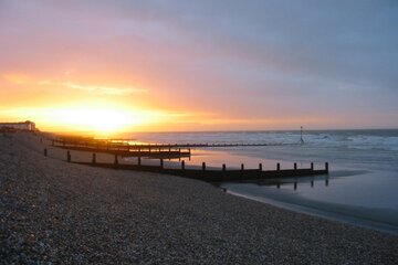 Image of the petition Installation of outdoor showers for swimmers and surfers at Bracklesham Bay.