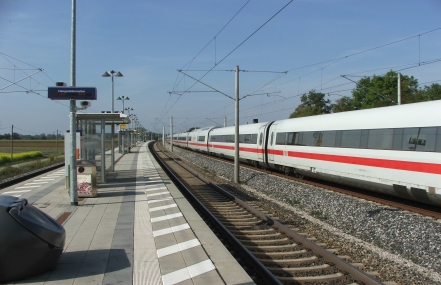 Изображение петиции:Installation von Wartehäuschen am Bahnhaltepunkt St. Afra, 86415 Mering