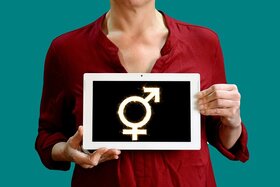 Bild der Petition: Nein zur jährlichen Personenstandsänderung  im Personalausweis per Sprechakt.