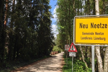 Bilde av begjæringen:Keine Straße in der Milchberg-Siedlung in Neu Neetze bei Lüneburg