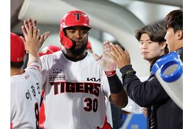 請願書の画像: KIA's top hitter Socrates