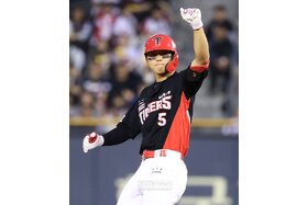 Image of the petition: Kim Do-young's crazy April. There was only one time in Major League Baseball