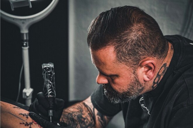 Peticijos vaizdas Klare gesetzliche Regelungen für den Tätowierberuf