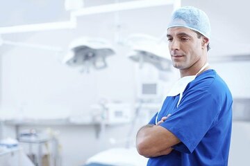 Bild der Petition Klatschen reicht nicht! Jetzt die Situation für Arbeitnehmer*innen im Gesundheitswesen verbessern.