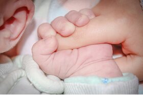 Bild der Petition: Gänzliche Kostenübernahme aller Hebammenleistungen bei außerklinischen Geburten