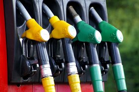 Foto da petição:Kraftstoffpreiserhöhung an Tankstellen auf einmal täglich begrenzen