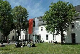 Bilde av begjæringen:Längerfristiger Lehrauftrag für Gïti Hatef-Rossa an der Hochschule Trier