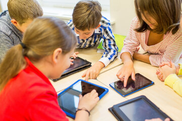 Image of the petition Let kids be kids
