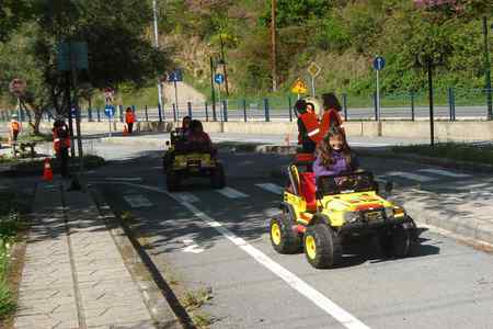 Dilekçenin resmi:Μάθημα οδικής κυκλοφορίας στο δημοτικό.