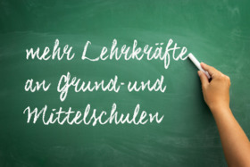 Kép a petícióról:Mehr Lehrkräfte an Grund- und Mittelschulen